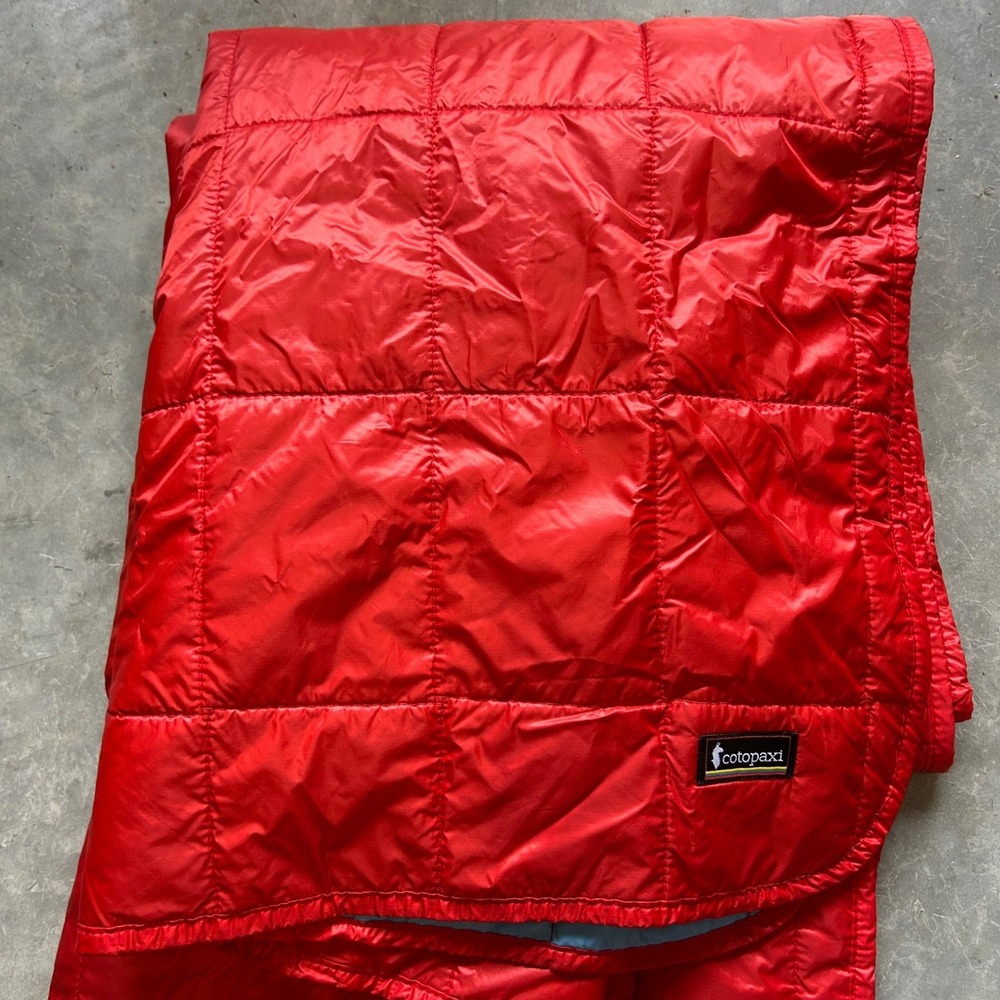 Cotopaxi Teca Blanket Red Blue Reversible Quilted Lightweight Camping Outdoor - Picture 3 of 4